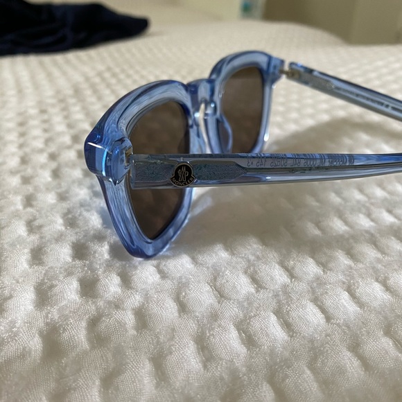 Moncler sunglasses - Picture 3 of 5